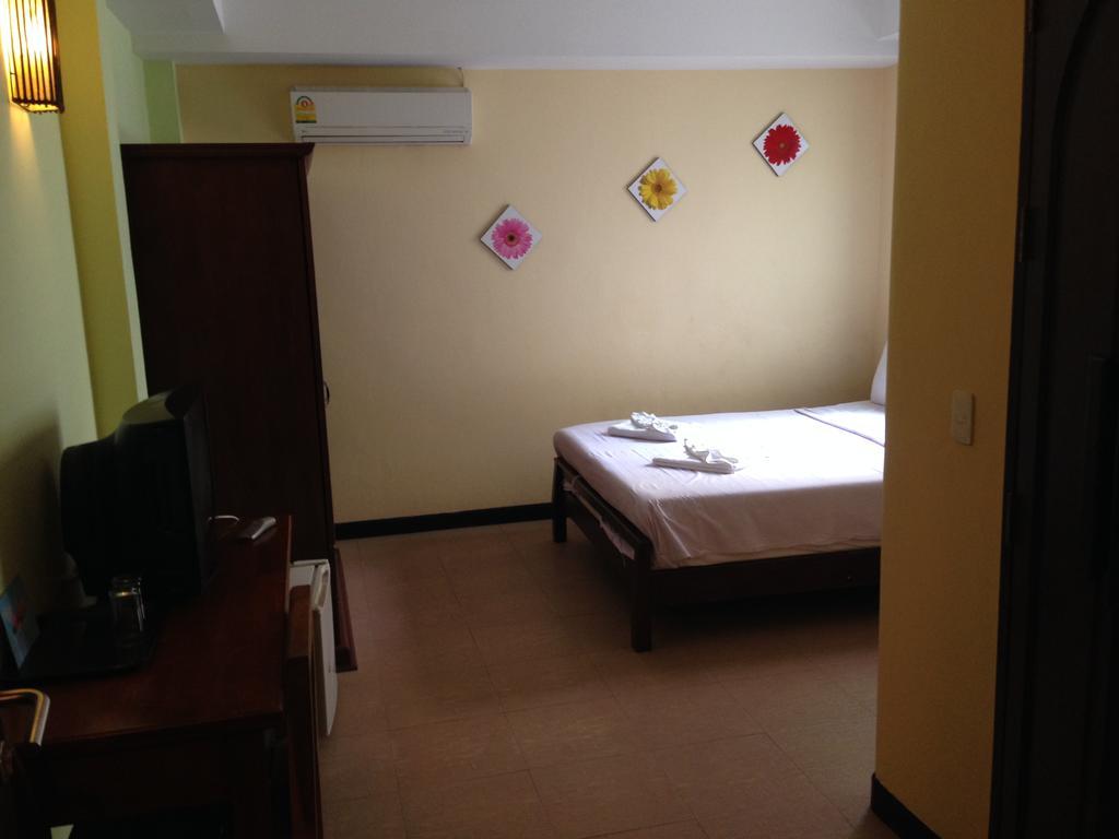 Albergue Tropicoza Patong Habitación foto